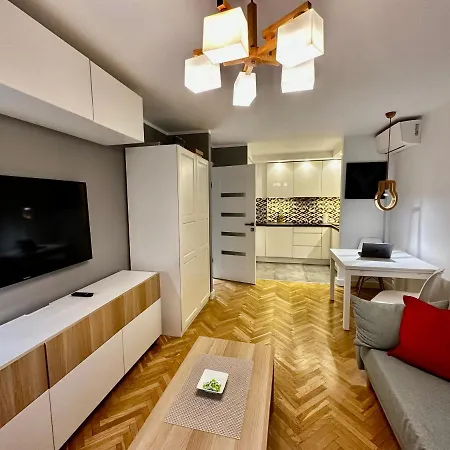 Holiday 5 Air Condition Wifi 75'Tv Netflix Disney Hbo Appletv Warszawa Eksteriør bilde