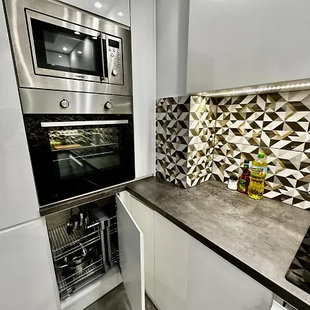 Holiday 5 Air Condition Wifi 75'Tv Netflix Disney Hbo Appletv Warszawa Eksteriør bilde